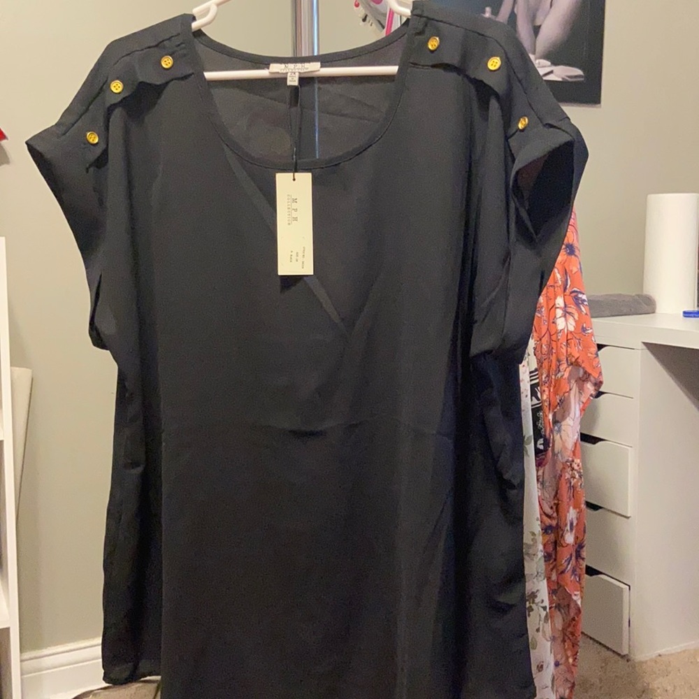 Black shirt